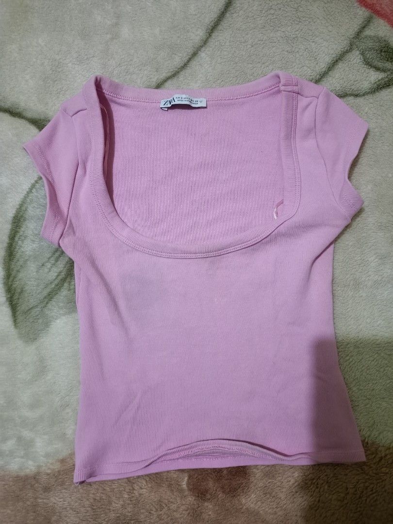 Zara Pink Square Neck Cap Sleeve Top (Category: Blouses) located in Las Pinas. Submitted by ZHOEYCLOTHING (Listing ID 1445604664, Image 1). Description: - Pink Zara top - Square neckline - Cap sleeves - Ribbed material - Estimated size S - Versatile basic piece.