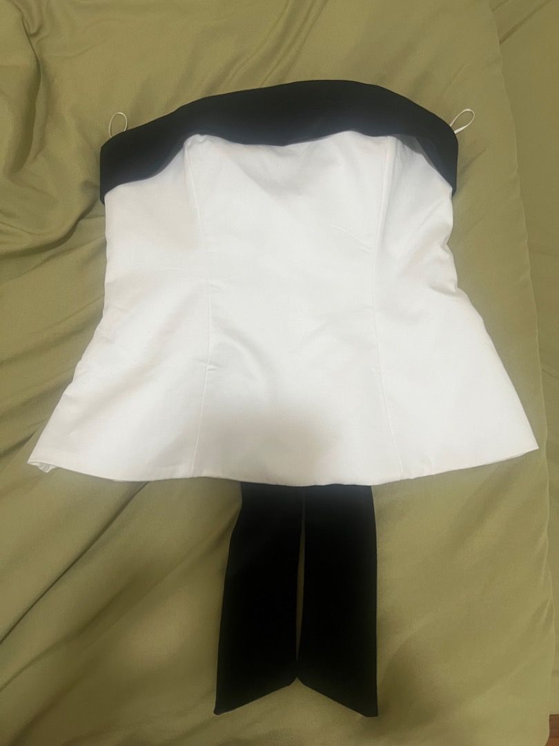 Zara white corset tube with bow (Category: Sleeveless) located in Quezon City. Submitted by warmcloud_1b529c (Listing ID 1445464543, Image 1). Description: Never used Rfs: downsizing.