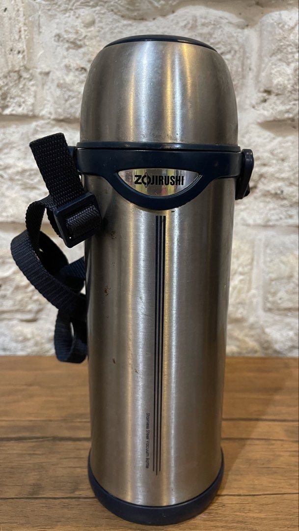 Zojirushi tumbler 11” (Category: Water Bottles & Tumblers) located in San Fernando. Submitted by japansurpluselyu (Listing ID 1445535885, Image 1). Description: .