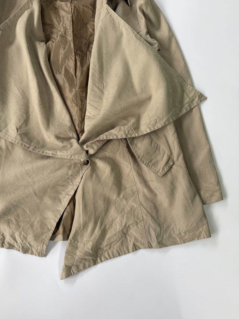 2010 Alexander Mcqueen Cascade Drape Front Trench Coat Jacket Khaki (Category: Coats, Jackets and Outerwear) located in Baguio. Submitted by themgarbage (Listing ID 1445720695, Image 3). Description: Size tagged:S Issue:none Width:20 Length:29 Shoulder:15 Sleeve:23.5.