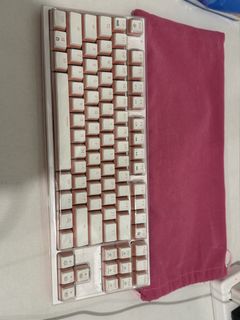 Pink Mechanical Keyboard with Numeric Keypad503417501584599040