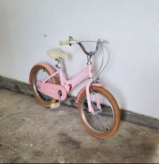 （分類：）位於 。 由 chloeweee123 提交（商品編號 1445690738，圖片 1）。簡介： 。
