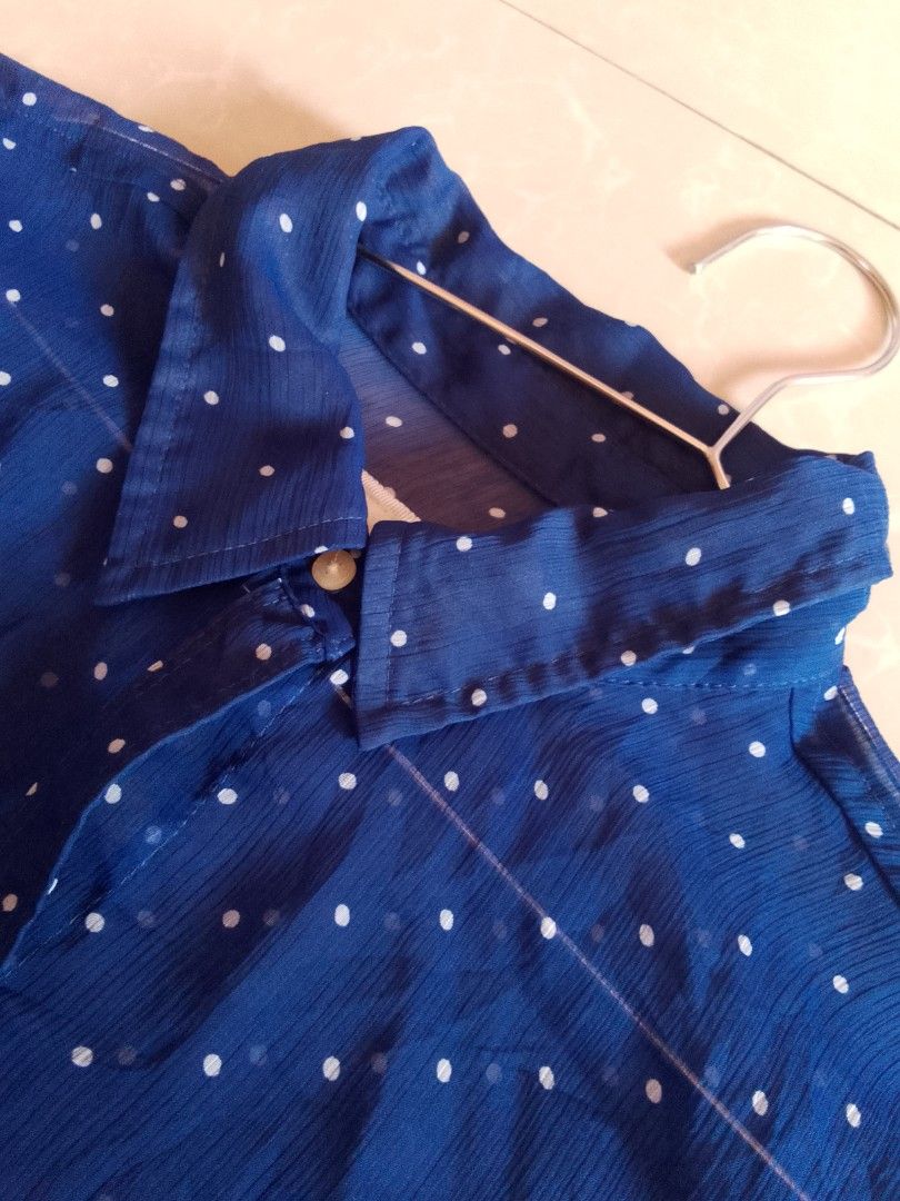 Abercrombie &Fitch Mesh Polka dot Top (Category: Blouses) located in Davao. Submitted by declutter-ecothings (Listing ID 1445613040, Image 3). Description: In good condition. like new. mesh-silk design. Fits medium. No issue.