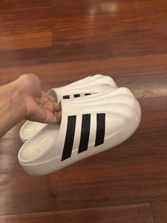 (Category: ) located in . Submitted by shopmik4scloset (Listing ID 1445773491, Image 1). Description: .