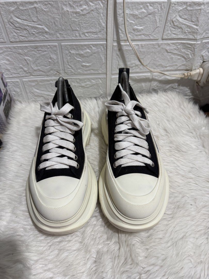 Alexander Mcqueen (Category: Sneakers & Footwear) located in Davao. Submitted by blessed6 (Listing ID 1445656702, Image 1). Description: 23cm.
