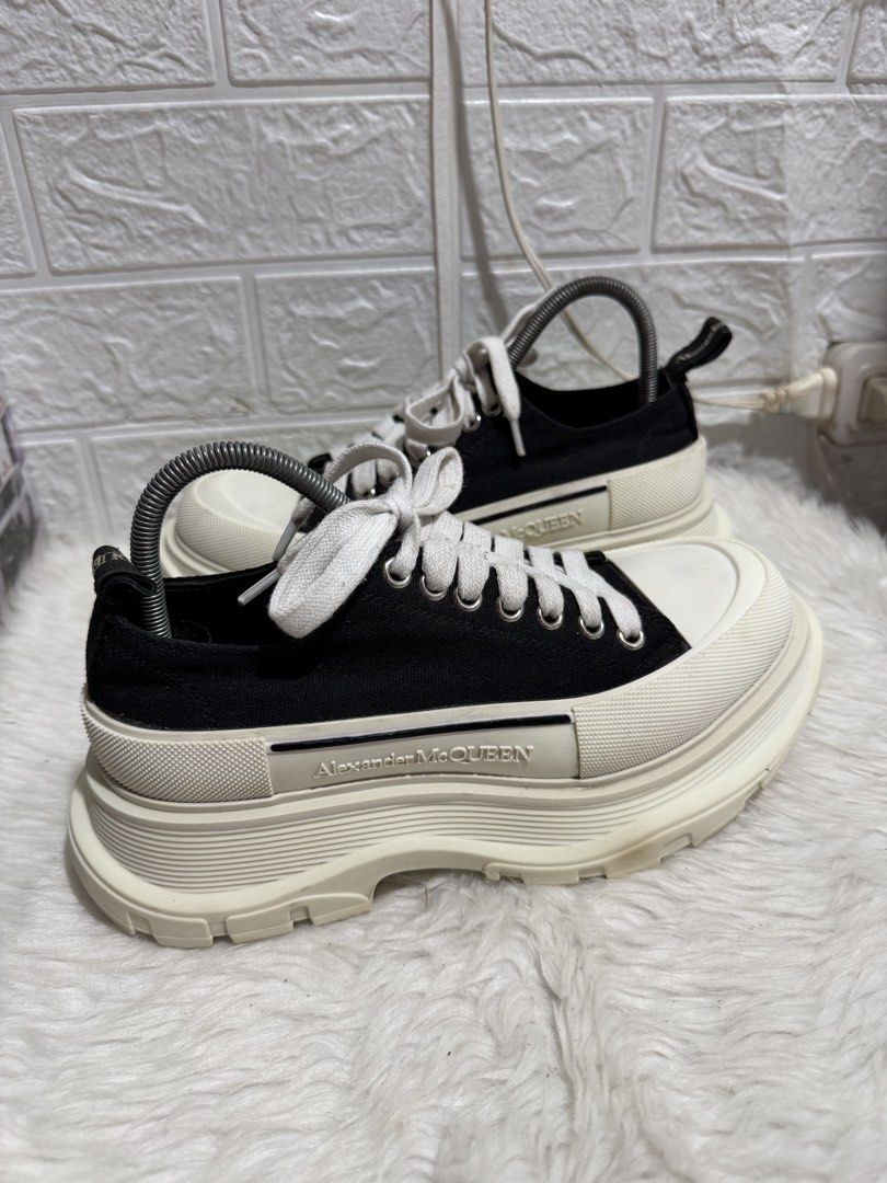 Alexander Mcqueen (Category: Sneakers & Footwear) located in Davao. Submitted by blessed6 (Listing ID 1445656702, Image 2). Description: 23cm.
