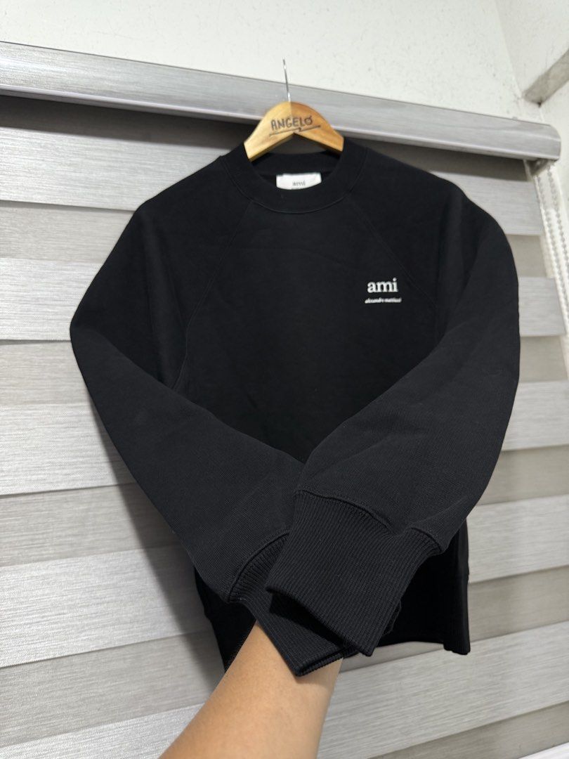 Ami (Category: Activewear) located in Caloocan City. Submitted by thegoodshop_ph (Listing ID 1445735136, Image 3). Description: FS : Ami ( LEGIT ) Size : Fit’s Small W 21 L 25.5 Good as new 💯 ( 5,000 ) +sf Hmu Thanks & Godbless!.