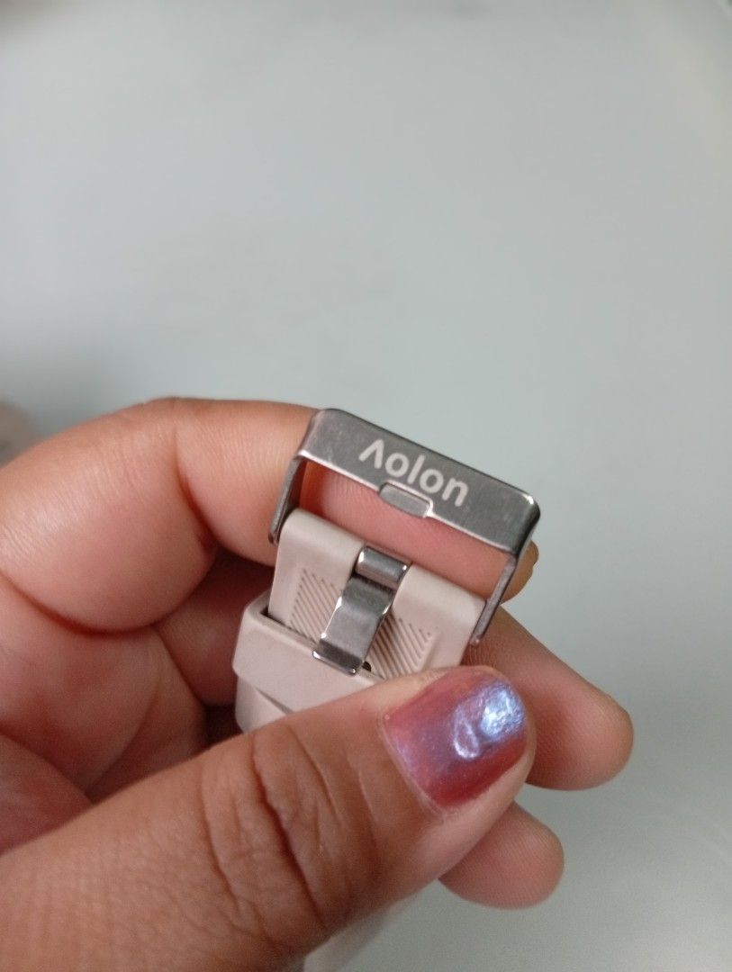 Aolon Tetra S5 smart watch (Category: Wearables & Smart Watches) located in Quezon City. Submitted by purple_haven (Listing ID 1445704045, Image 3). Description: The Aolon Tetra S5 is a rugged, military-grade (MIL-STD-810) smartwatch designed for outdoor and fitness enthusiasts. Priced around ₱1,049 to ₱1,199, it features a 1.93-inch HD display, built-in compass, side flashlight, and 1-ATM/IP68 water resistance. It also includes Bluetooth calling