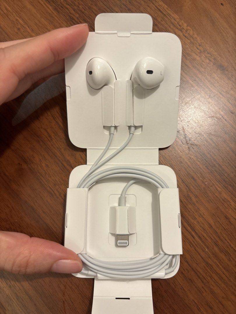 Apple EarPods with Lightning Connector497474095201003521