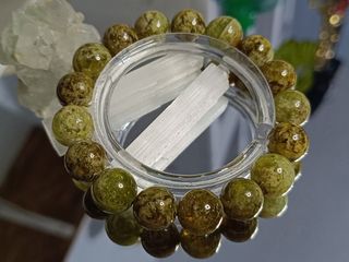 (Category: ) located in . Submitted by luxegemjewels (Listing ID 1445779422, Image 1). Description: .