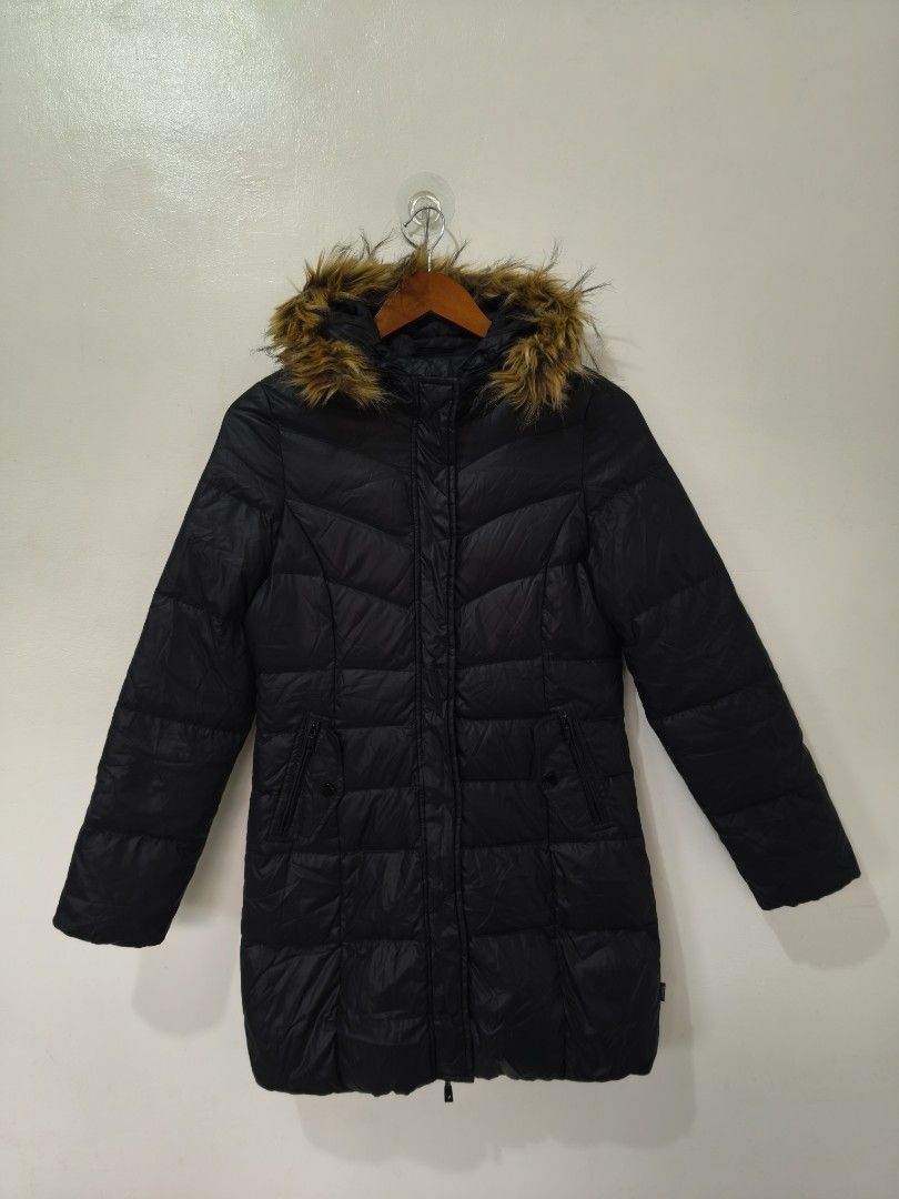 Baleno Black Down Puffer Jacket Women Small (Category: Coats, Jackets and Outerwear) located in Las Pinas. Submitted by winterlab_ph (Listing ID 1445687911, Image 3). Description: Code: A211 Width: 17.5 Length: 30.5 Shoulders: 14 Sleeves: 23.5.