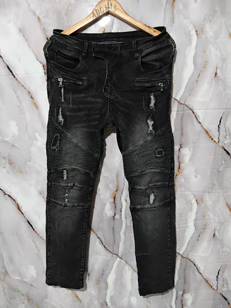 BALMAIN BIKER JEANS W15 L37 (Category: Jeans) located in General Mariano Alvarez. Submitted by adonid (Listing ID 1445671871, Image 1). Description: BALMAIN BIKER JEANS STRETCHABLE ORIGINAL BALMAIN BIKER JEANS NORMAL SIGN OF USAGE ONLY NO ISSUE SIZE W15 L37.