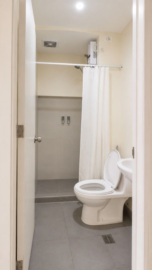 Below Market Value Studio Unit in Avida Riala, Tower 3 (Category: Apartments & Condos) located in Cebu City. Submitted by phprorealty (Listing ID 1445634829, Image 3). Description: Looking for a property in Cebu IT Park? Own a studio unit at Avida Riala Tower 3 and enjoy the convenience of living within Cebu's premier business and lifestyle district. With a high-floor city view, walking access to major offices, restaurants, cafés, and shopping de