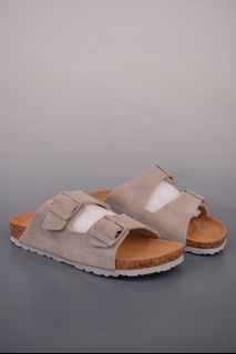 (Category: ) located in . Submitted by outletshoes (Listing ID 1445687759, Image 1). Description: .
