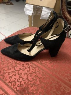 (Category: ) located in . Submitted by elmiras_closet (Listing ID 1445690829, Image 1). Description: .