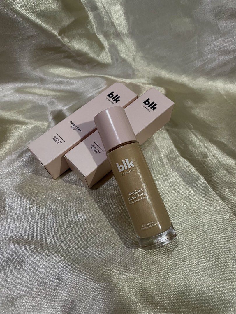 BLK Cosmetics Radiant Glow Filter Liquid Glow Booster (Category: Makeup) located in Manila. Submitted by anriahhipolito (Listing ID 1445749592, Image 2). Description: shade: oat - brandnew - authentic - comes in original packaging .