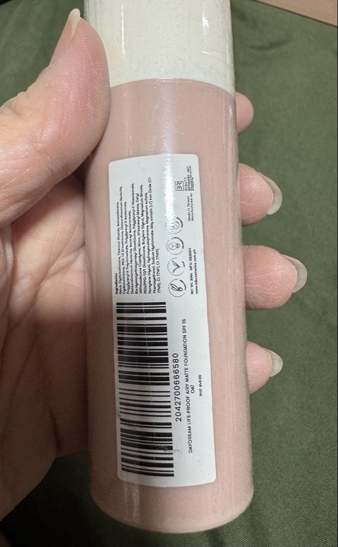 BLK Life proof Airy Matte Foundation (Category: Makeup) located in Quezon City. Submitted by kthvdmd (Listing ID 1445639257, Image 2). Description: Shade: OAT.