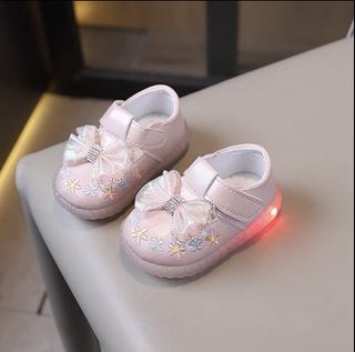 (Category: ) located in . Submitted by ShopBae (Listing ID 1445616438, Image 1). Description: .
