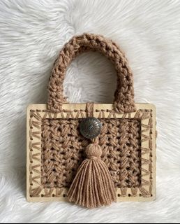 (Category: ) located in . Submitted by buyretreasurehubnow (Listing ID 1445733251, Image 1). Description: .
