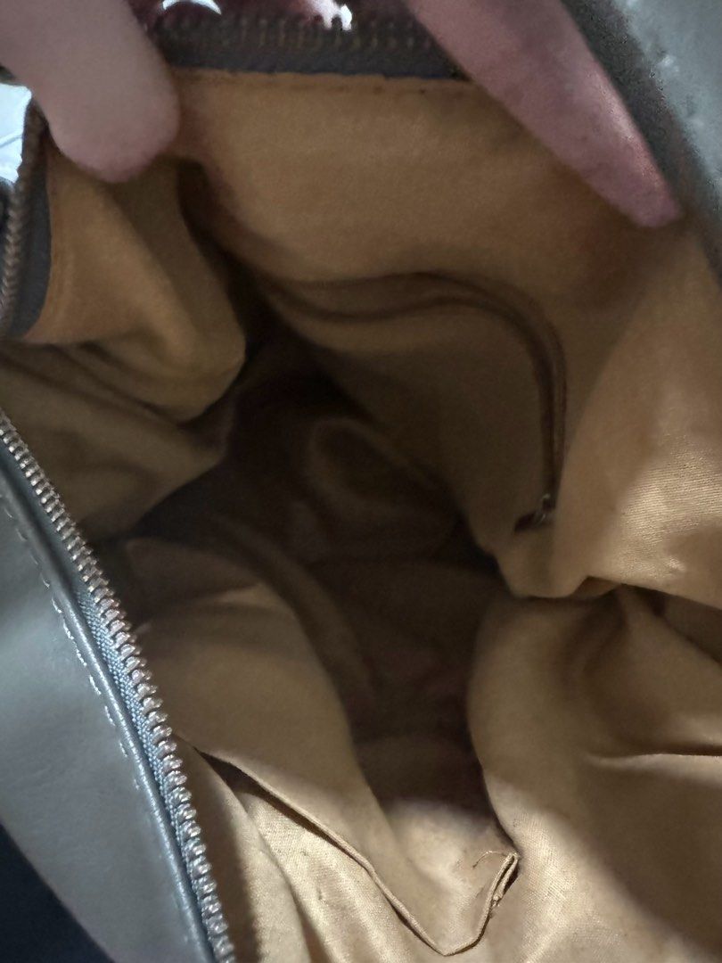 Brown Bag (Category: Shoulder Bags) located in Batangas. Submitted by chaeeyi (Listing ID 1445715859, Image 2). Description: RFS : TOO MANY BAGS LARGE CAPACITY MOD : JnT MOP : GCASH (PAYMENT FIRST ONLY !).