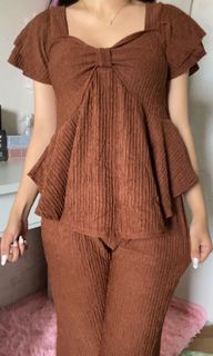 (Category: ) located in . Submitted by decluttersbyglai (Listing ID 1445749979, Image 1). Description: .