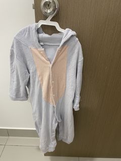 (Category: ) located in . Submitted by cl_closet (Listing ID 1445738075, Image 1). Description: .