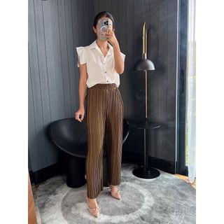 (Kategori: ) berada di . Dikirim oleh dianaviya (ID iklan 1445793405, Gambar 1). Deskripsi: .