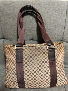 (Category: ) located in . Submitted by stopandshopforluxury (Listing ID 1445641922, Image 1). Description: .