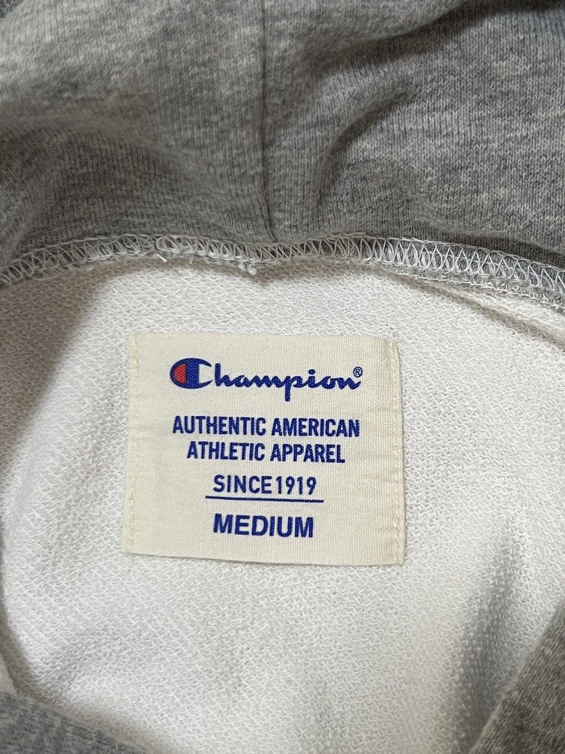 Champion Hoodie Sweatshirt (Category: Coats, Jackets and Outerwear) located in Quezon City. Submitted by rheisells_ (Listing ID 1445675130, Image 3). Description: Unisex.