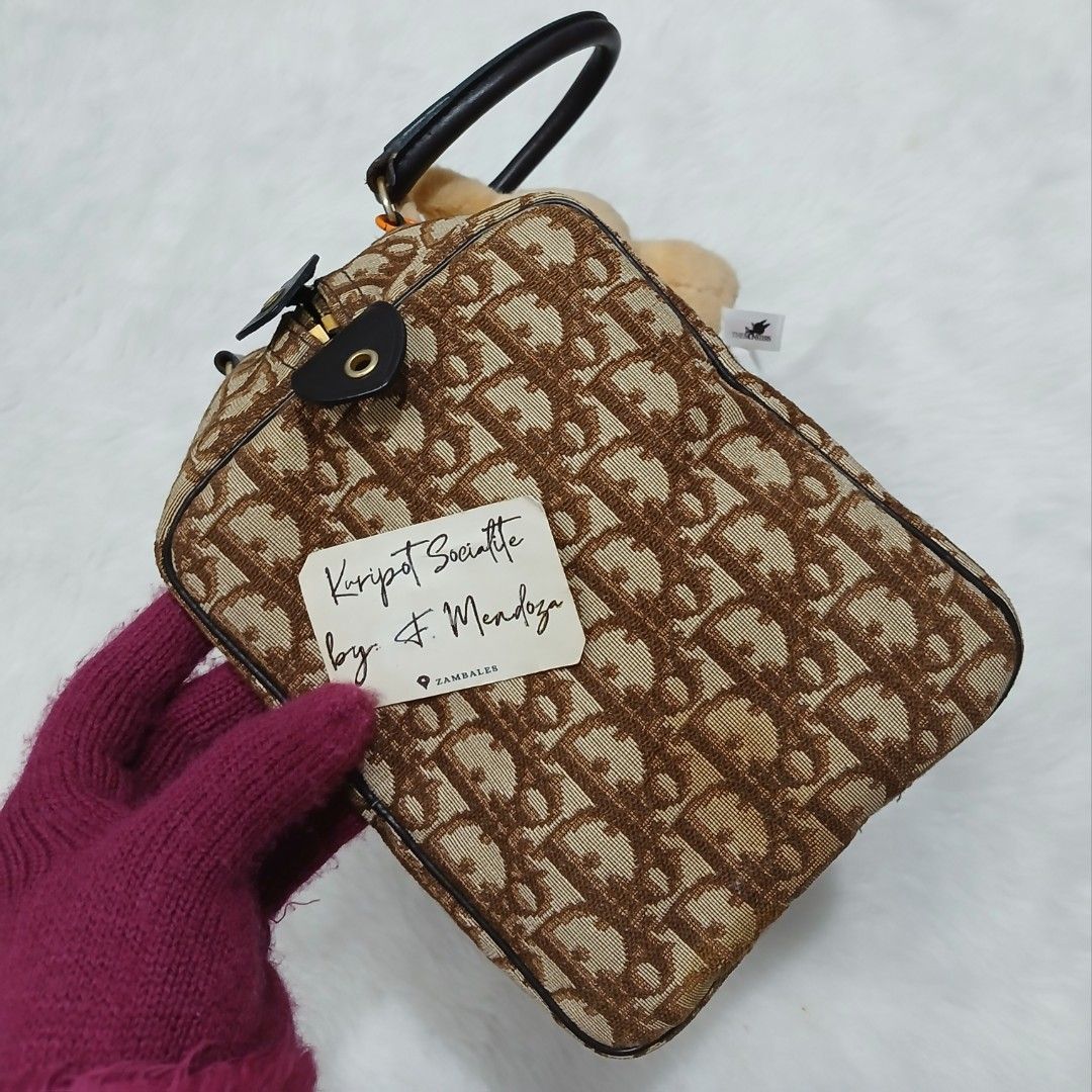 Christian Dior Oblique Boston 30 (Category: Luxury Bags & Wallets) located in Iba. Submitted by kuripot_socialite (Listing ID 1419207489, Image 2). Description: Guaranteed orig. Excellent vintage condition. ✅️LAYAWAY.
