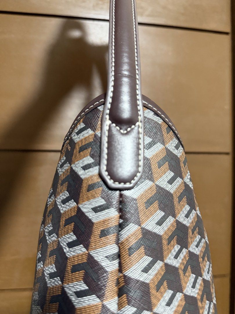 CHRISTY NG (Category: Shoulder Bags) located in Pasay City. Submitted by shishiel (Listing ID 1445670778, Image 3). Description: Christy Ng Alesso Hobo Bag Chestnut Brown color..