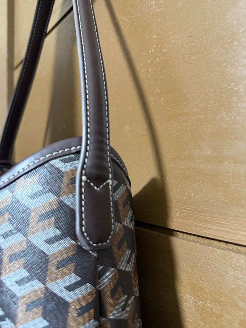 CHRISTY NG (Category: Shoulder Bags) located in Pasay City. Submitted by shishiel (Listing ID 1445670778, Image 2). Description: Christy Ng Alesso Hobo Bag Chestnut Brown color..