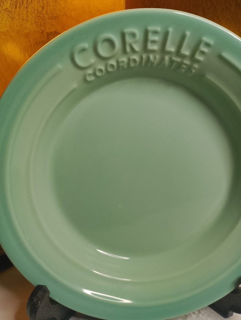 Corelle Coordinates Green Plate (Category: Dinnerware & Cutlery) located in Valenzuela. Submitted by buylaaaaa (Listing ID 1445644541, Image 2). Description: - Corelle Coordinates Plate - Lovely Green Color - Approximately 6 inches in diameter - Made in China - Ideal for everyday meals or as a replacement piece - A great addition to your Corelle collection!.