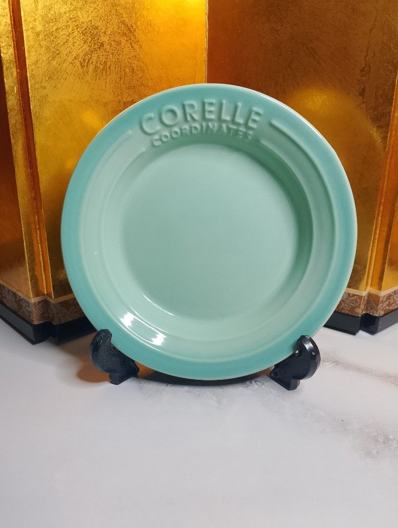 Corelle Coordinates Green Plate (Category: Dinnerware & Cutlery) located in Valenzuela. Submitted by buylaaaaa (Listing ID 1445644541, Image 1). Description: - Corelle Coordinates Plate - Lovely Green Color - Approximately 6 inches in diameter - Made in China - Ideal for everyday meals or as a replacement piece - A great addition to your Corelle collection!.