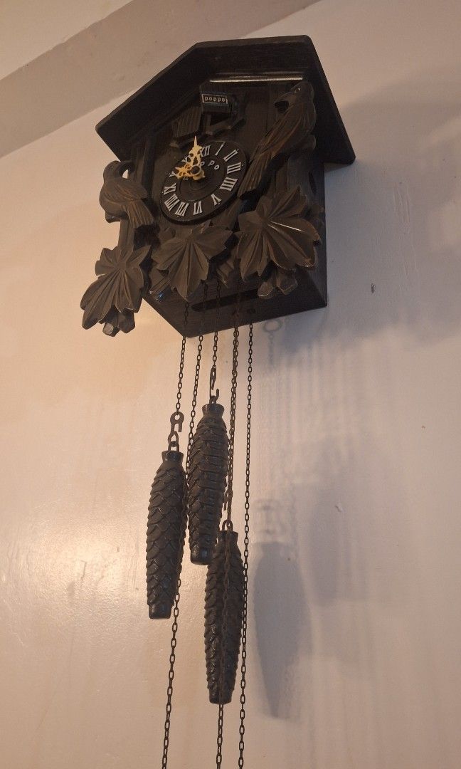 Cuckoo clock from japan (Category: Clocks) located in Manila. Submitted by jastpm (Listing ID 1445779347, Image 1). Description: need repair ung pinto working siya need lang ma timing.