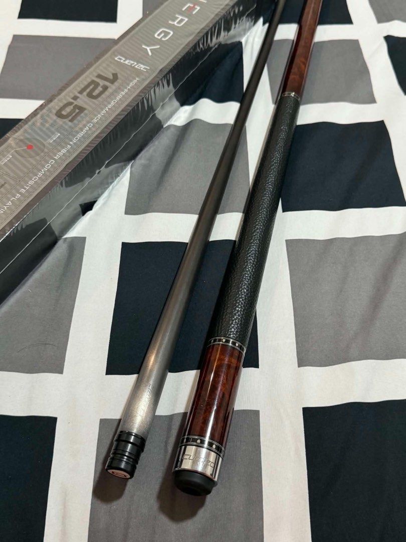 Cue stick cuetec truewood tako (Category: Billiards and Bowling) located in Angono. Submitted by ymelizabethli (Listing ID 1445761318, Image 2). Description: cuetec truewood with case .