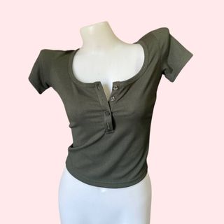 (Category: ) located in . Submitted by araliaceae.shop (Listing ID 1445758405, Image 1). Description: .