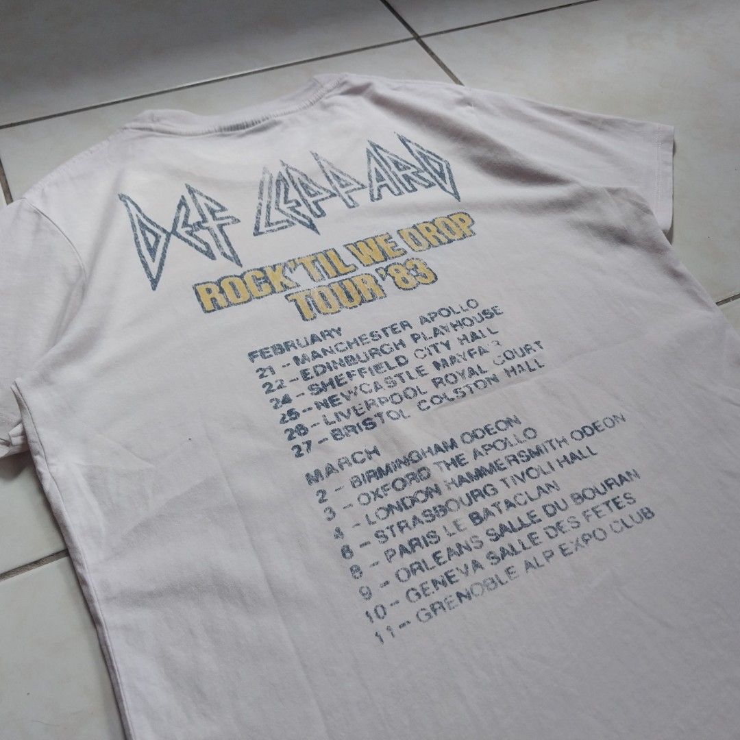 Def Leppard Band Tee (Cotton On) (Category: Tshirts & Polo Shirts ) located in Manila. Submitted by spinfits (Listing ID 1445703027, Image 3). Description: Size: Medium (Width: 19") (Lenght: 27") INCHES Condition: (Lightly used) Color rate: 9/10 Issues: Pinholes 📩 DM for more inquiries..