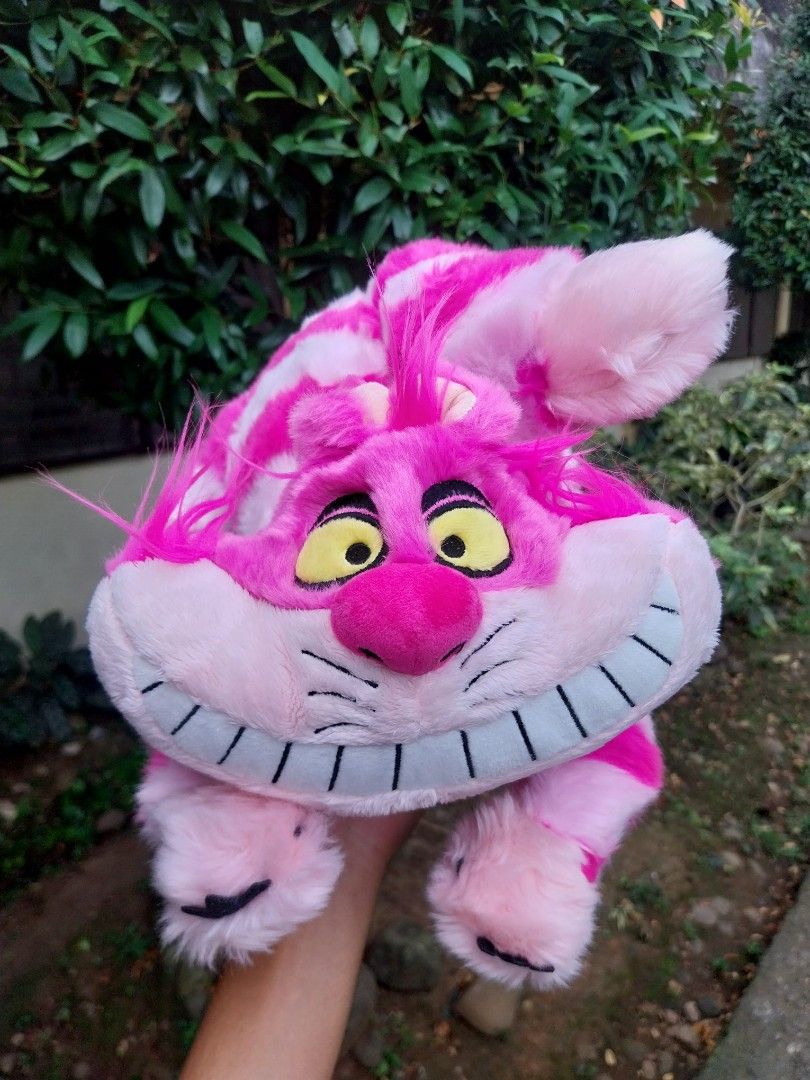 Disney Cheshire Cat Big plush (Category: Plushies & Soft Toys) located in Albuera. Submitted by GalaxysVoodooWonderland (Listing ID 1445784396, Image 2). Description: .