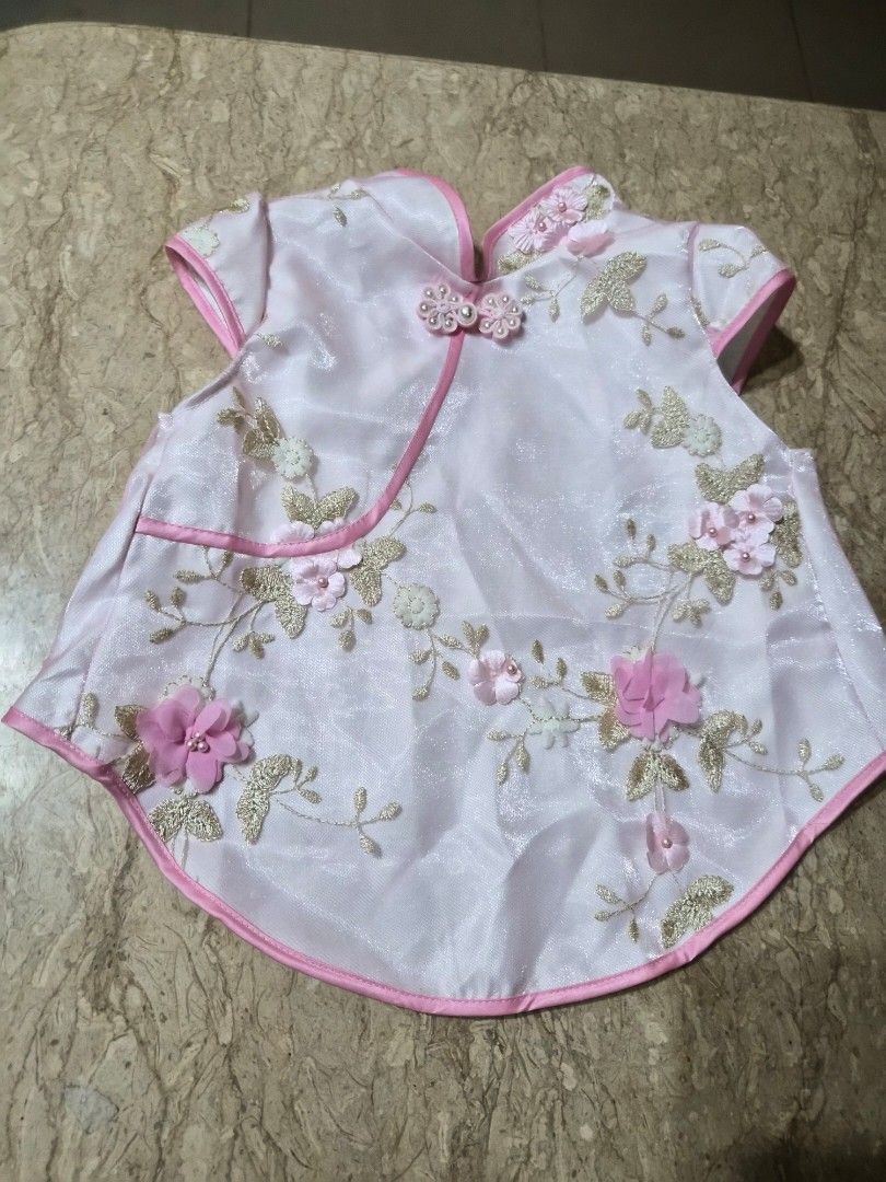 Dog Clothes Accessories (Category: Homes & Other Pet Accessories) located in Pila. Submitted by dmlmd (Listing ID 1445632096, Image 1). Description: ⚠️FIXED PRICE⚠️ Used for modelling only PM for details Some with still with tag 100 each.