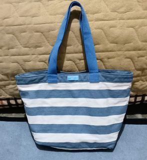 (Category: ) located in . Submitted by OneStop_ThriftShop_Mo (Listing ID 1445681003, Image 1). Description: .