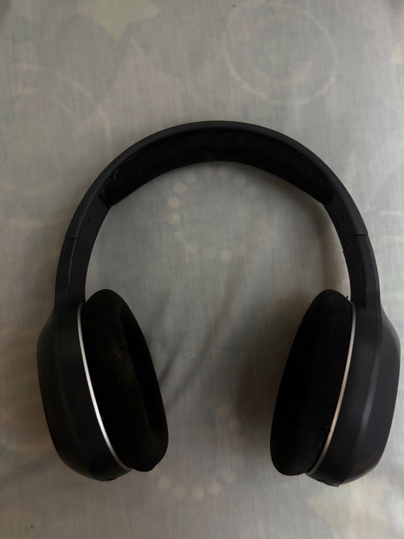 Edifier Wireless Over-Ear Headphones (Category: Headphones & Headsets) located in Dagupan City. Submitted by jiabauuu (Listing ID 1445625712, Image 1). Description: - Edifier wireless over-ear headphones - Comfortable design - Sleek black finish with silver accents - Excellent for music and calls - Wireless connectivity - Good sound quality - Ready for a new owner.