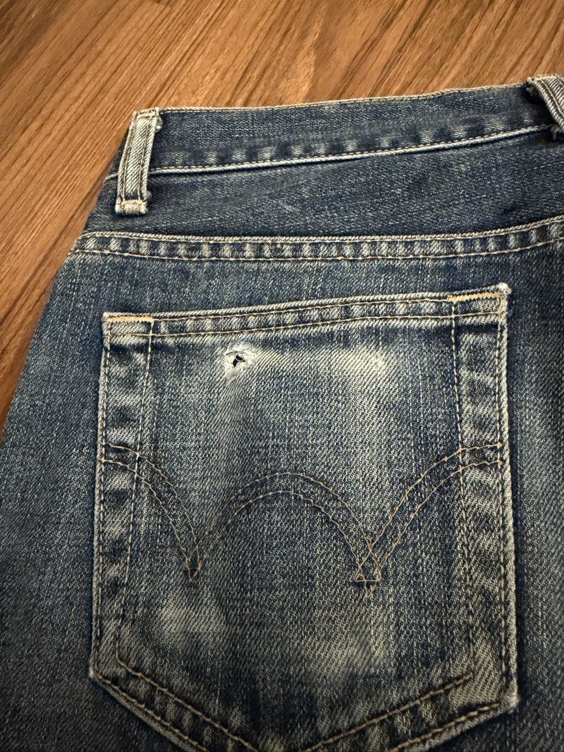 EDWIN 503 Regular Fit Blue Denim Jeans (Category: Jeans) located in Manila. Submitted by enzoarchive (Listing ID 1445759559, Image 3). Description: - Classic blue denim jeans - Brand: EDWIN - Model: 503 Regular Fit - Closure: Button fly - Features: Nice wash, still a solid pair. 28x38x7.5.