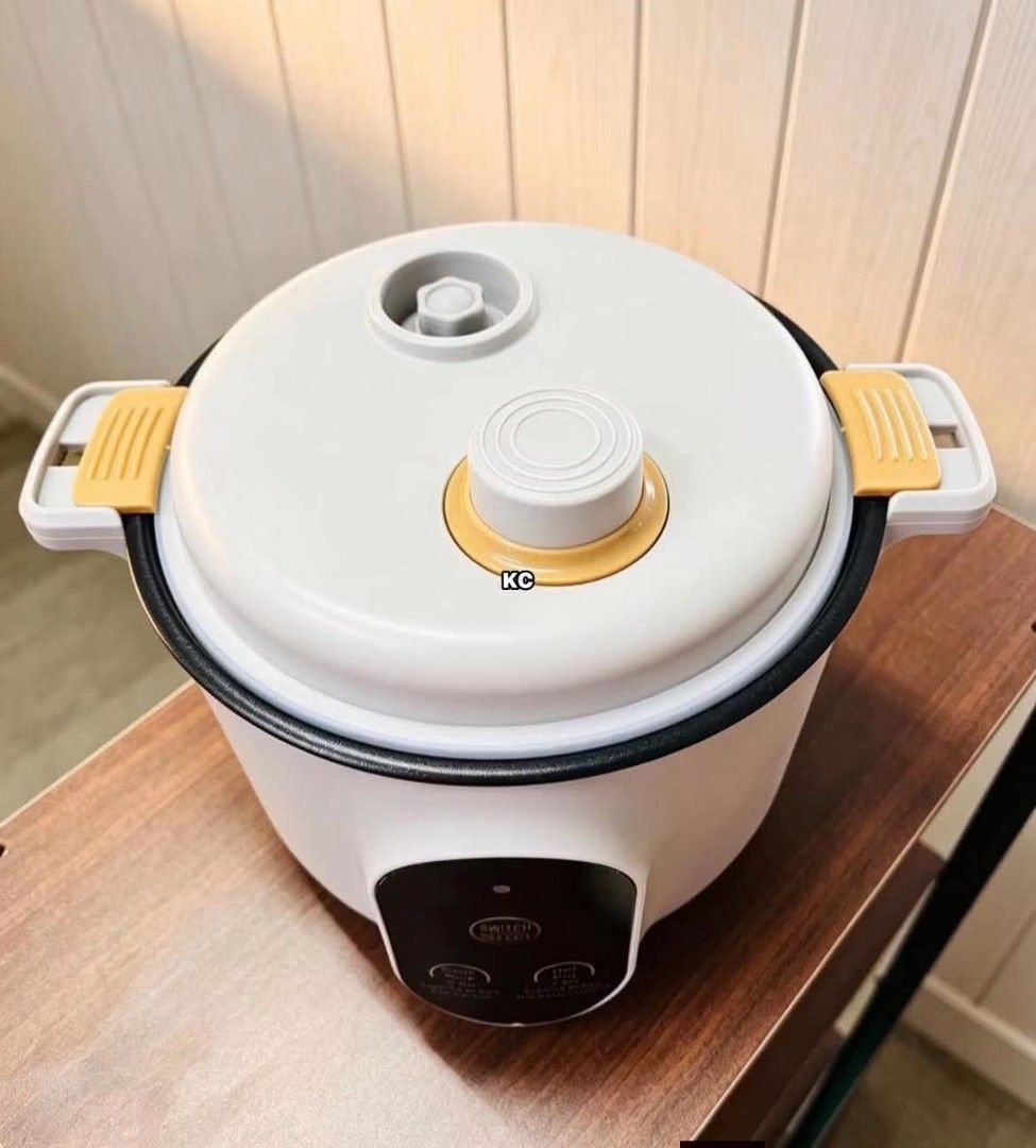 ELECTRIC SOUP POT 1.8L CAPACITY (Category: Cookers) located in Manila. Submitted by lyfrancois14 (Listing ID 1445695457, Image 2). Description: .