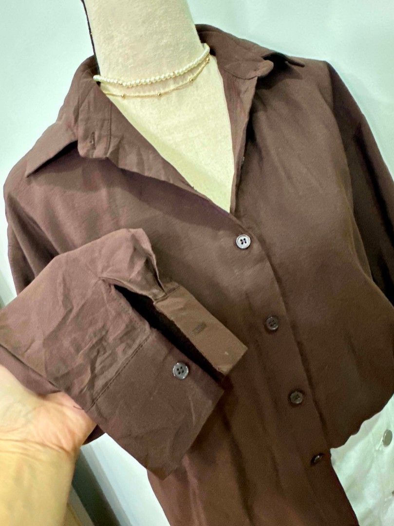 Espresso Brown (FS) Button-Up Long Sleeve Shirt (Category: Longsleeves) located in Davao. Submitted by closetaccess (Listing ID 1445656785, Image 3). Description: - Classic brown / espresso brown button-up shirt - Long sleeves with button cuffs - Simple and versatile design - fits Smal-Large frame.