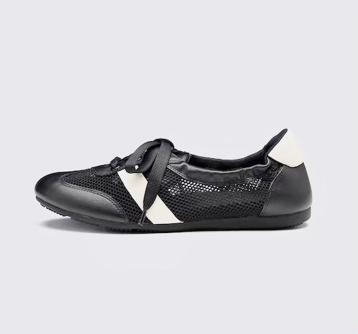 GU JAPAN MESH GATHERED BALLET SNEAKERS (Category: Sneakers) located in Pasig City. Submitted by nakamuraka (Listing ID 1445635513, Image 1). Description: Available On Hand GU JAPAN MESH GATHERED BALLET SNEAKERS Color: Black Size: 23.5/M Bought in Japan .