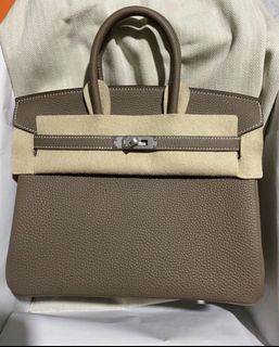 （分類：）位於 。 由 lc.luxury 提交（商品編號 1445649344，圖片 1）。簡介： 。