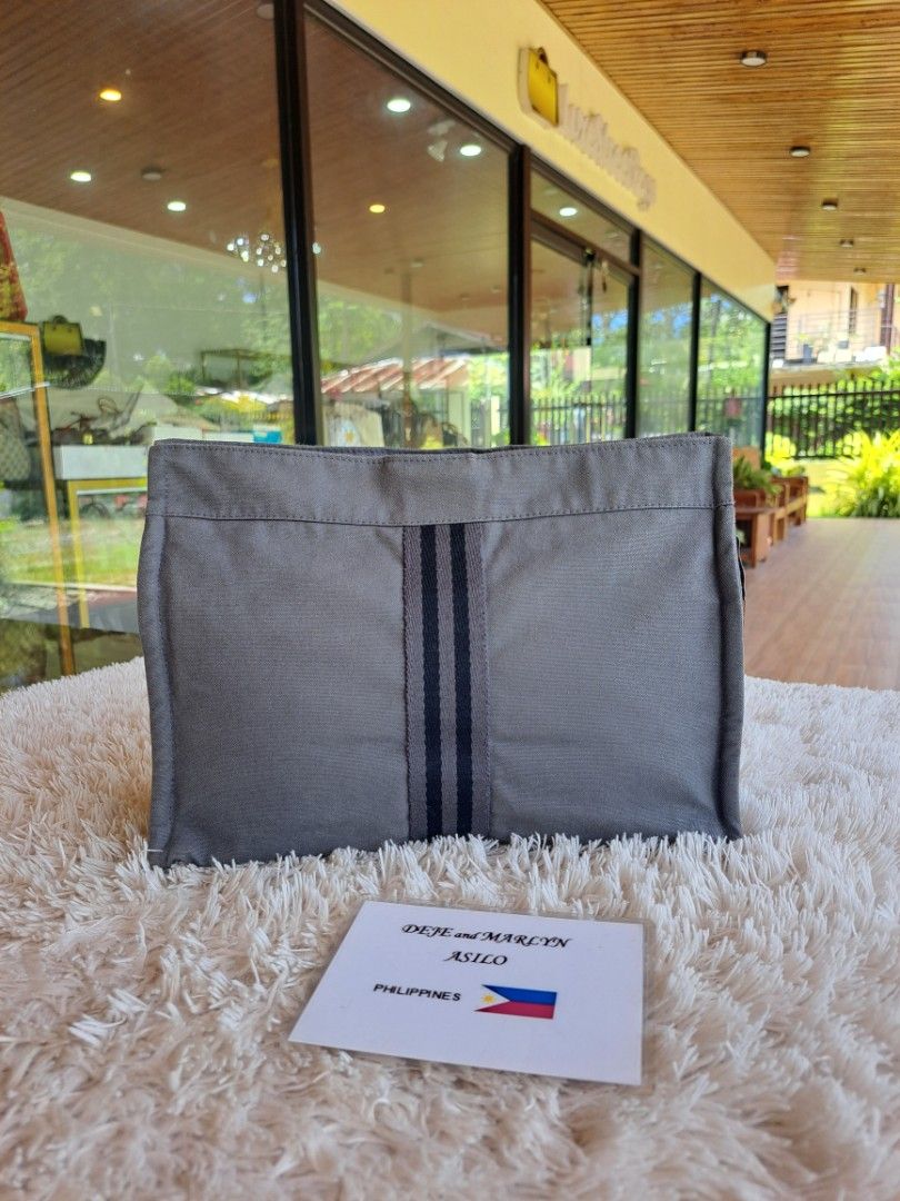 Hermes Toil Herline Clutch Bag (Category: Luxury Bags & Wallets) located in Tagum. Submitted by luxestreetbags (Listing ID 1445788558, Image 1). Description: 💠💠💠 Authentic/Original 💠💠💠 Heemes Toil Herline Clutch Bag, Pre-owned‼️‼️👜👜 Inclusions: ✅️ COA (to be provided) ✅️️ Paypal fee/deduction ➕️ shipping fee depends on the country through DHL. Tariff is excluded. Please check your recent address if the same in your paypal address it shoul