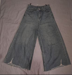 (Category: ) located in . Submitted by minnedbymin (Listing ID 1445738689, Image 1). Description: .