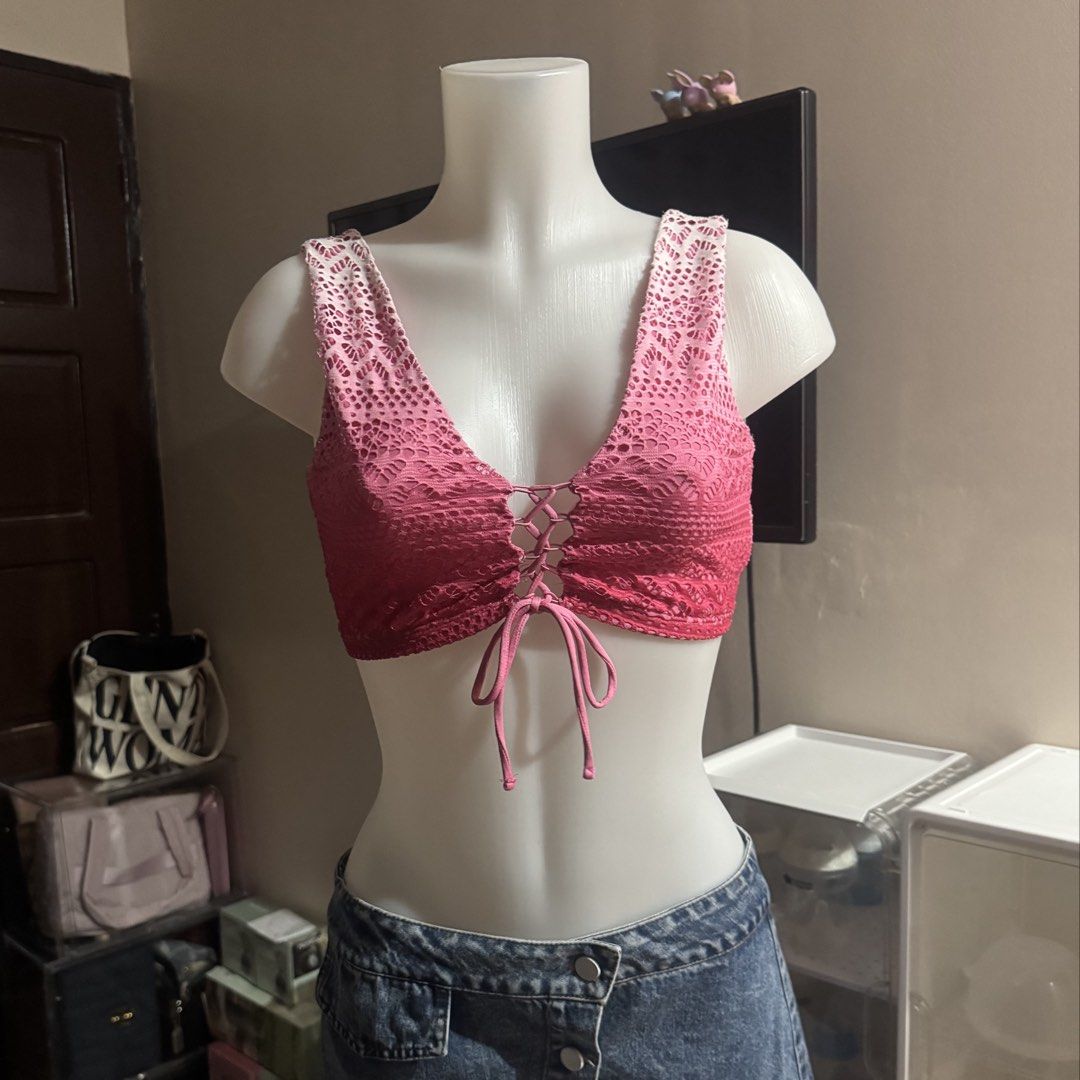 H&M Eyelet Self-tie Sando Croptop (Category: Others Tops) located in Santa Rosa. Submitted by arkaivess (Listing ID 1445785624, Image 1). Description: Never been used Got this on sale for ₱700 pa Size Small.